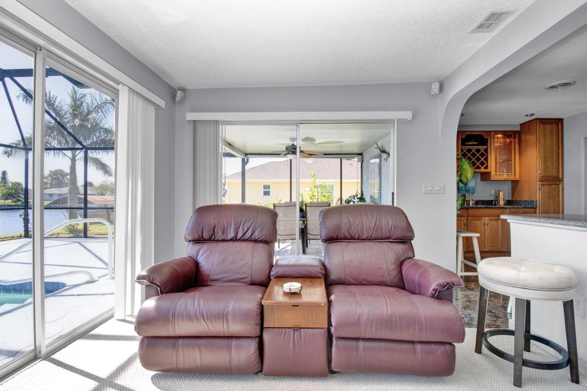 Pet Friendly Canal Front 3-Bedroom Grand Villa With Pool, Linai And Dock Port Charlotte Zewnętrze zdjęcie